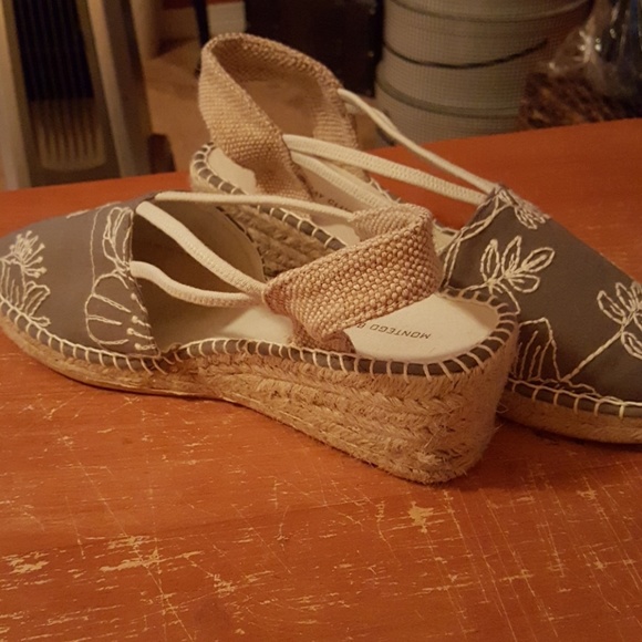 Shoes - Picture 2 of 3